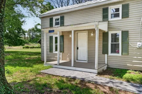 4157 North East Side Highway Elkton VA 22827