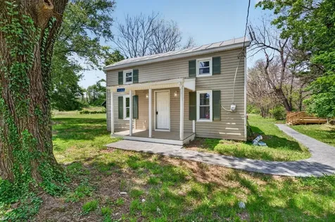 4157 North East Side Highway Elkton VA 22827
