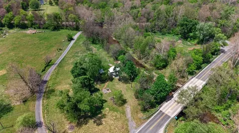 4157 North East Side Highway Elkton VA 22827