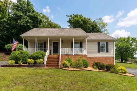 334 Sharon Lane Staunton VA 24401