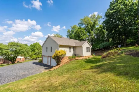334 Sharon Lane Staunton VA 24401