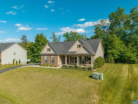302 Manor Boulevard Palmyra VA 22963