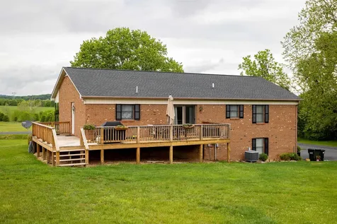 11 Meadowbrook Drive Stuarts Draft VA 24477