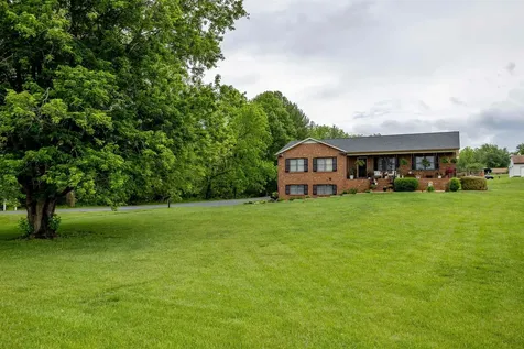 11 Meadowbrook Drive Stuarts Draft VA 24477