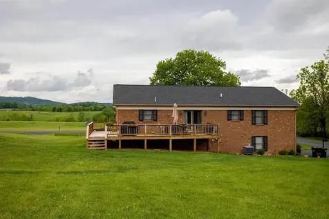 11 Meadowbrook Drive Stuarts Draft VA 24477