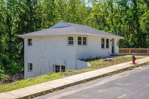 1205 Burnett Street Staunton VA 24401
