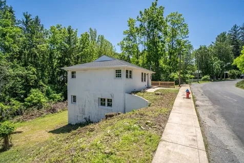 1205 Burnett Street Staunton VA 24401