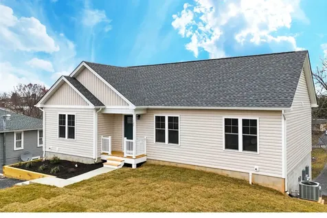 127 Waverley Street S Staunton VA 24401
