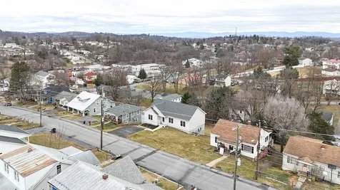 127 Waverley Street S Staunton VA 24401