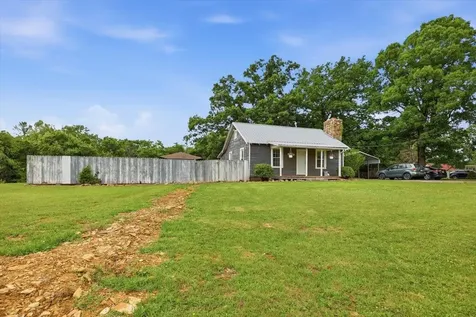 1296 New Hope Road Staunton VA 24401