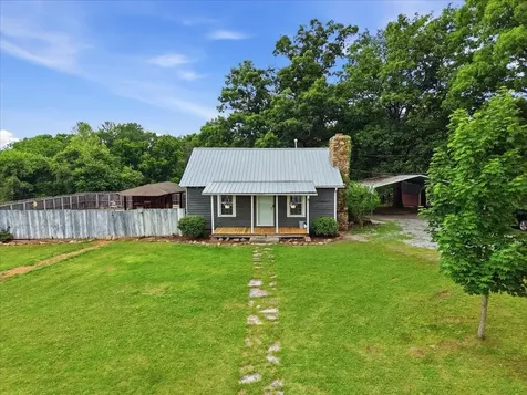 1296 New Hope Road Staunton VA 24401