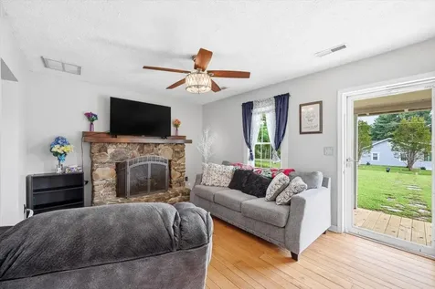1296 New Hope Road Staunton VA 24401