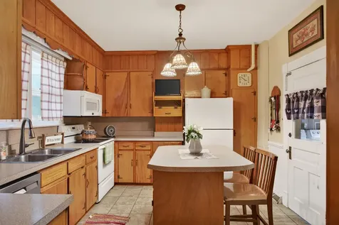 100 Ashby Avenue Elkton VA 22827