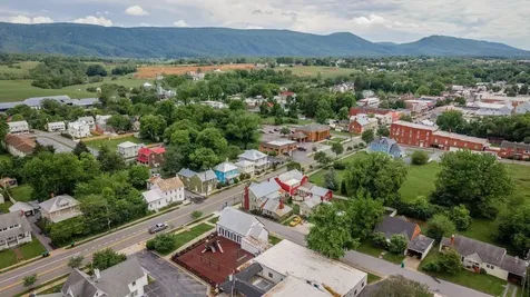 234 Main Street N Woodstock VA 22664