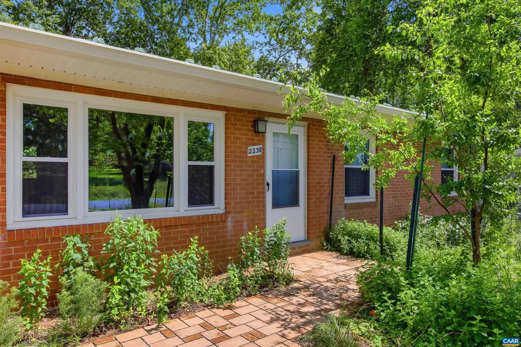 2238 Banbury Street Charlottesville VA 22901
