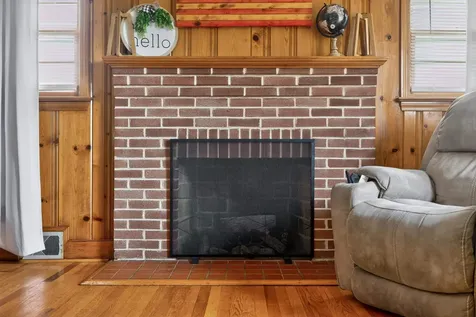 7827 Lee Highway N Raphine VA 24472