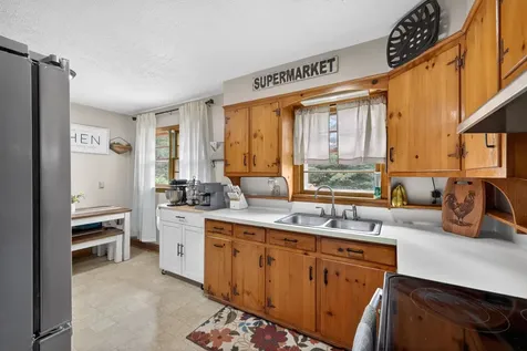 7827 Lee Highway N Raphine VA 24472