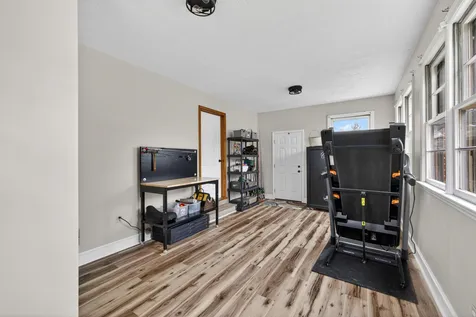 7827 Lee Highway N Raphine VA 24472