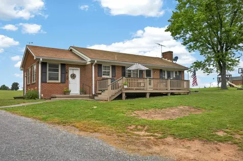 7827 Lee Highway N Raphine VA 24472