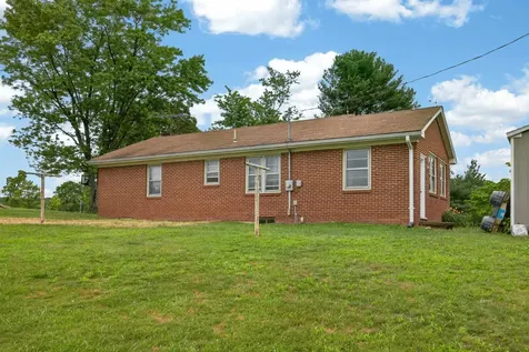 7827 Lee Highway N Raphine VA 24472