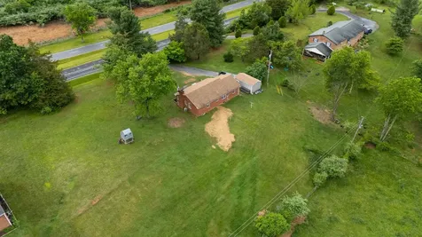7827 Lee Highway N Raphine VA 24472