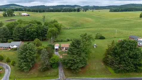 7827 Lee Highway N Raphine VA 24472