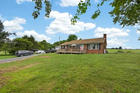 7827 Lee Highway N Raphine VA 24472
