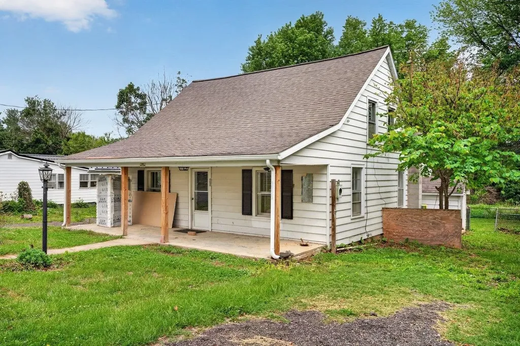 Elkton VA, 16863 Prospect Avenue E