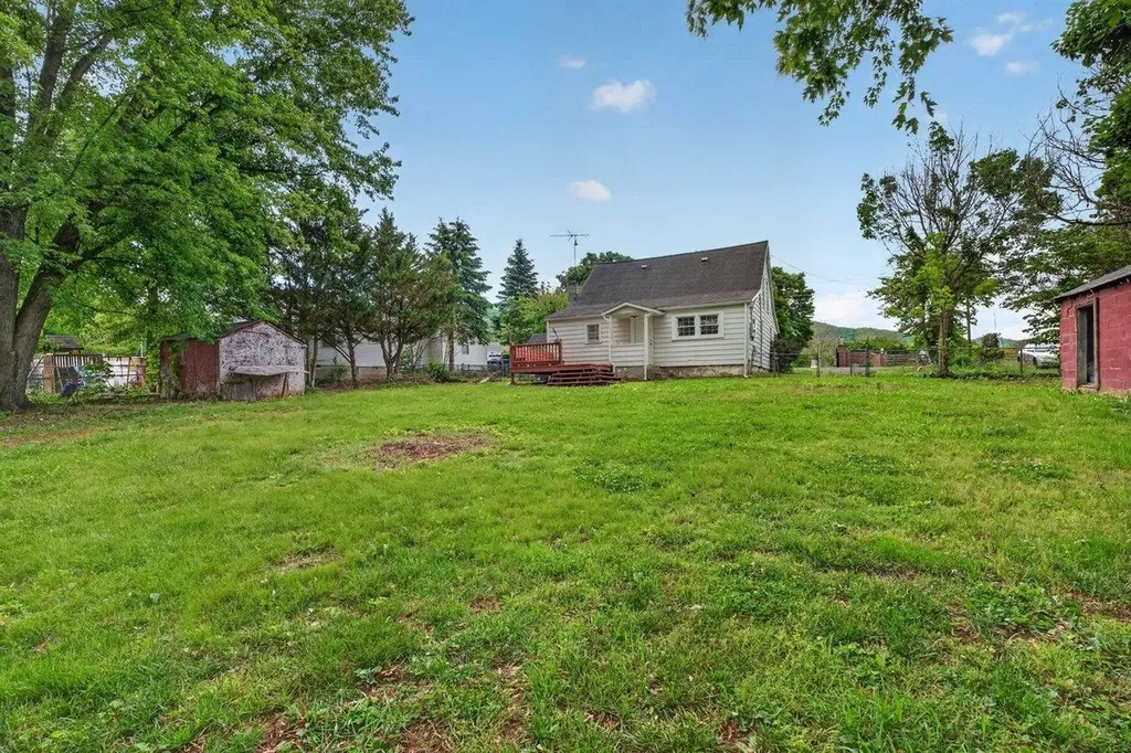 16863 Prospect Avenue E Elkton VA 22827