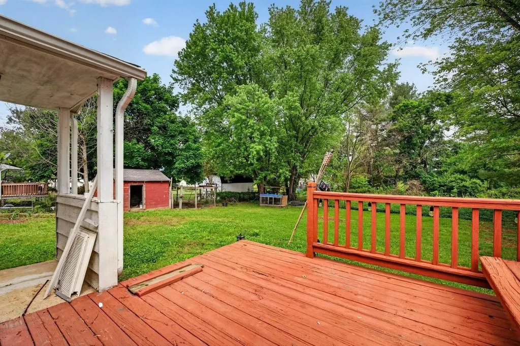 16863 Prospect Avenue E Elkton VA 22827