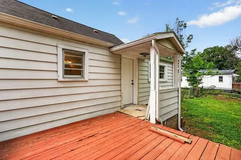 16863 Prospect Avenue E Elkton VA 22827