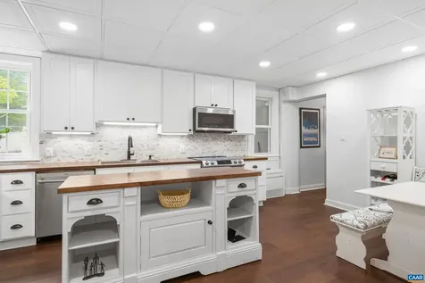 104 Buckingham Circle Charlottesville VA 22903