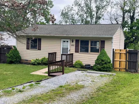 1201 4th Street Waynesboro VA 22980