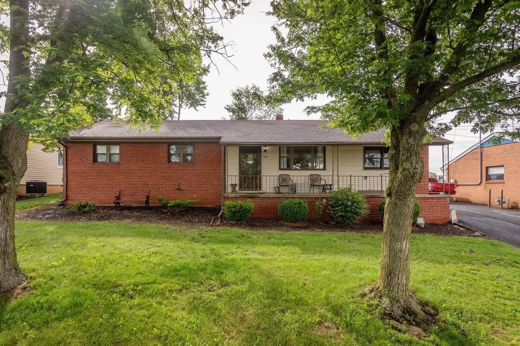 220 Rockingham Drive Harrisonburg VA 22802