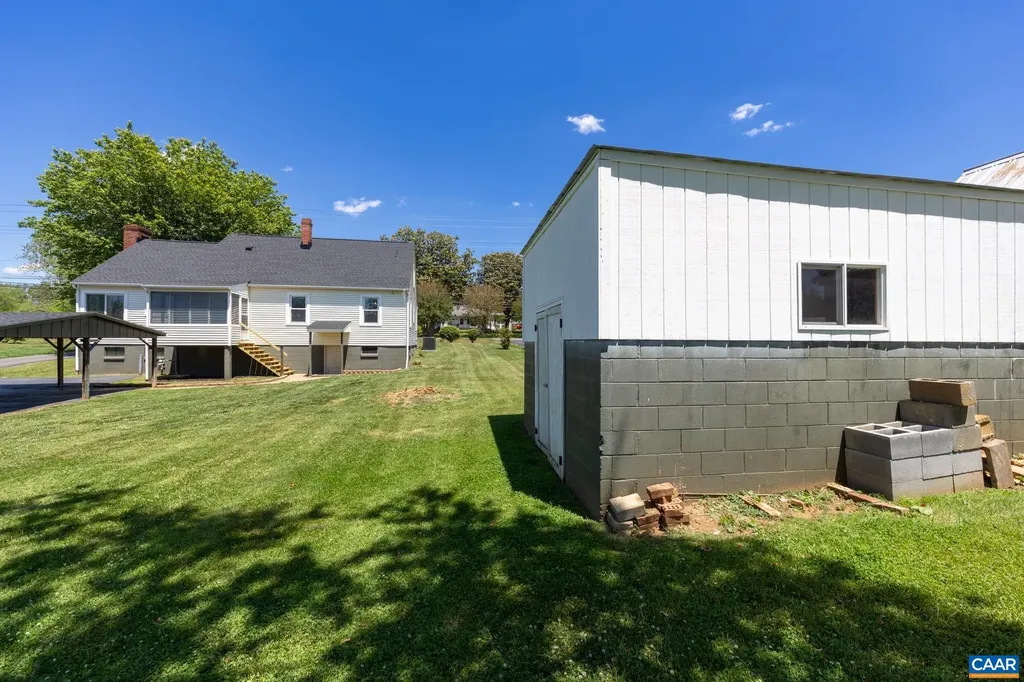 9070 Spotswood Trail Stanardsville VA 22973