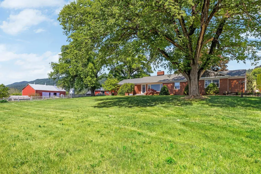 14441 North Mountain Road Broadway VA 22815