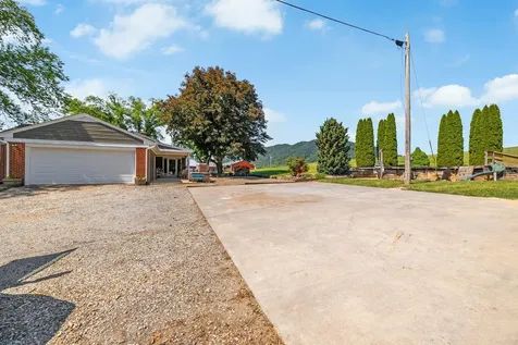 14441 North Mountain Road Broadway VA 22815