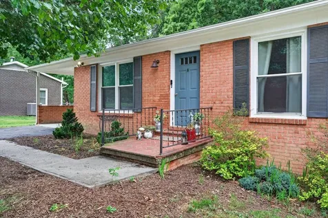 108 Briarwood Circle Staunton VA 24401