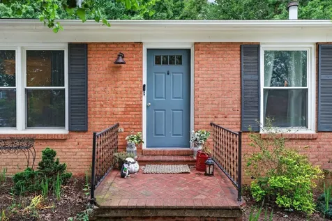 108 Briarwood Circle Staunton VA 24401