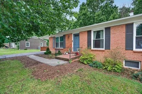 108 Briarwood Circle Staunton VA 24401
