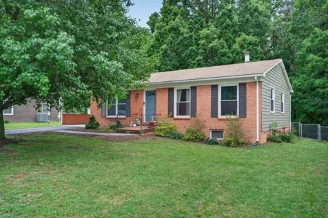 108 Briarwood Circle Staunton VA 24401