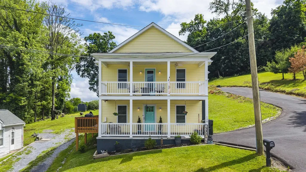 120 Gay Street W Staunton VA 24401