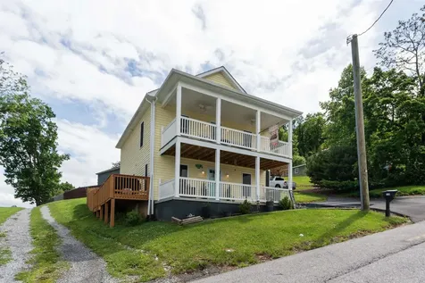 120 Gay Street W Staunton VA 24401