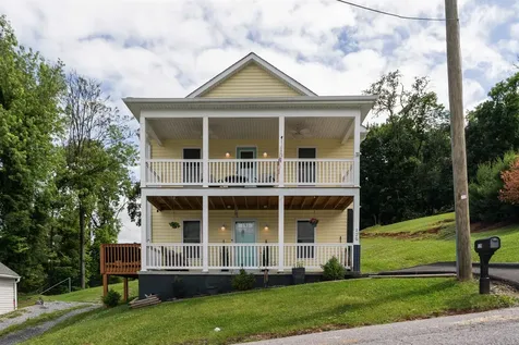 120 Gay Street W Staunton VA 24401
