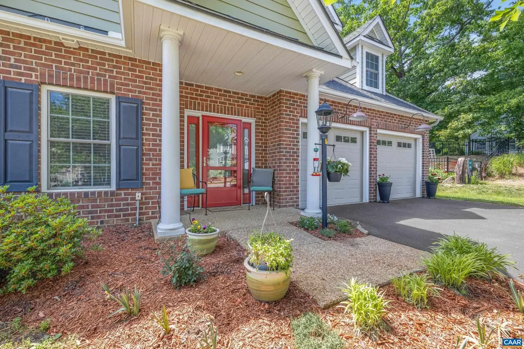 Charlottesville VA, 1637 Sawgrass Court