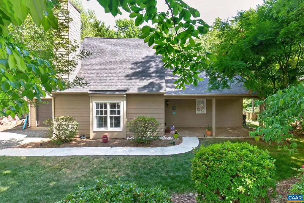 Charlottesville VA, 305 Starcrest Road