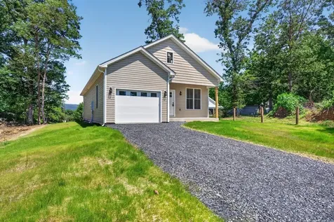 487 Pocahontas Avenue Shenandoah VA 22849