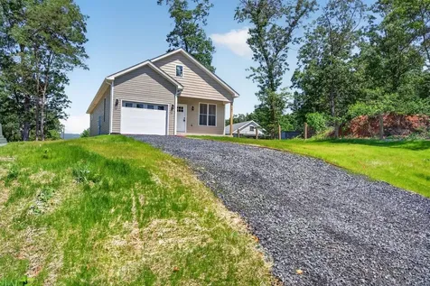 487 Pocahontas Avenue Shenandoah VA 22849