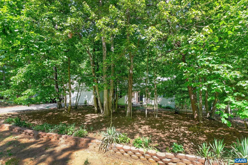 8 Rockwood Lane Palmyra VA 22963