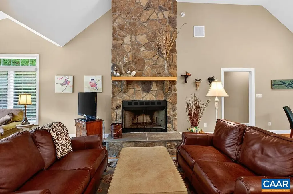 267 Cedar Glen Close Nellysford VA 22958
